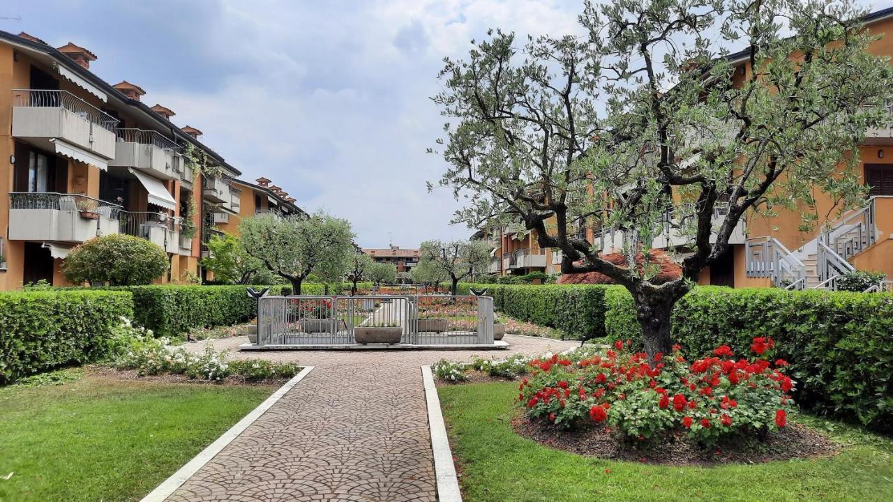 Dolce Vita Family Apartment Sirmione Exterior photo